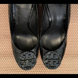 Tory Burch Size 7 Wedge